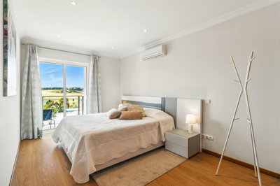 Master bedroom 1.jpg