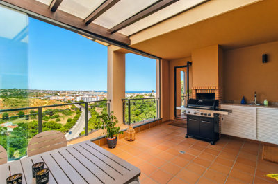 balcony open.jpg
