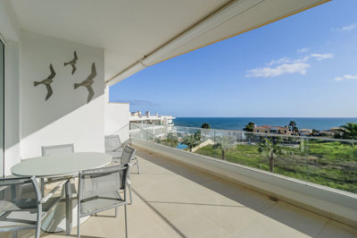 3 BALCONY.jpg