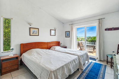 14 BEDROOM.jpg