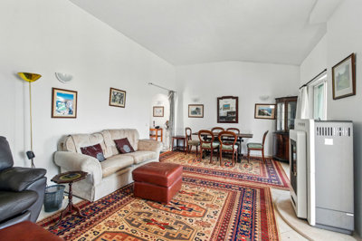 3 LIVING ROOM.jpg