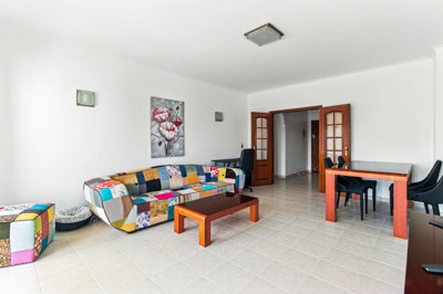 6 LIVING ROOM.jpg