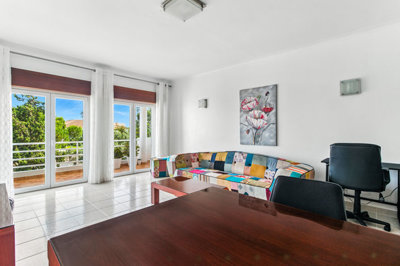 4 LIVING ROOM.jpg