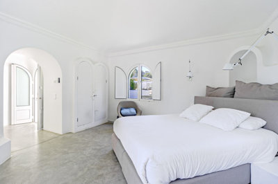 6 BEDROOM.jpg