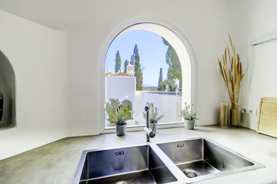 3.4 KITCHEN.jpg