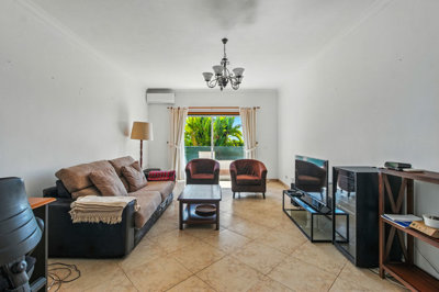 1 living room.jpg