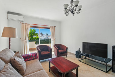 2 living room.jpg