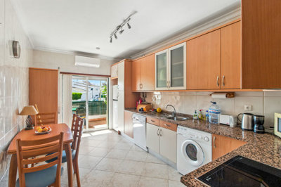 5 kitchen.jpg