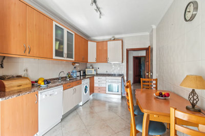 7 kitchen.jpg