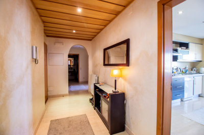 Hallway.jpg