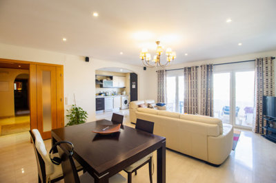 Dining to Living area.jpg