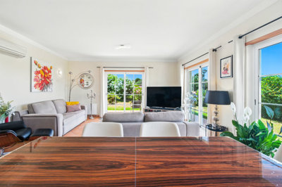5 LIVING ROOM.jpg