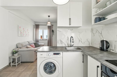 10 KITCHEN (1).jpg