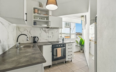 5 KITCHEN (1).jpg