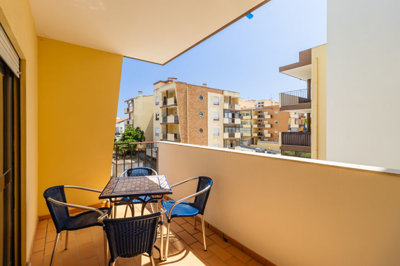 7 BALCONY.jpg