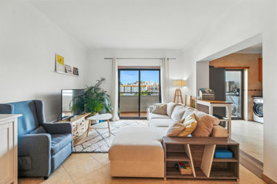 3 LIVING ROOM.jpg