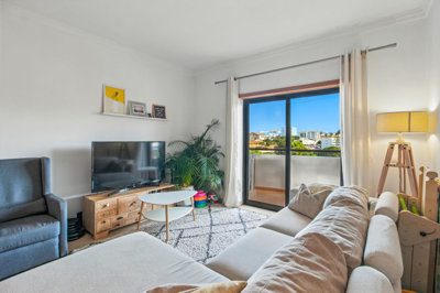 4 LIVING ROOM.jpg
