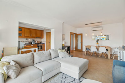 8 LIVING ROOM.jpg