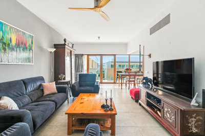 2 LIVIGN ROOM.jpg