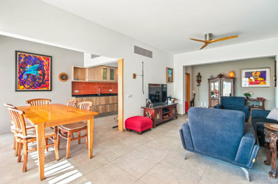 4 LIVING ROOM.jpg