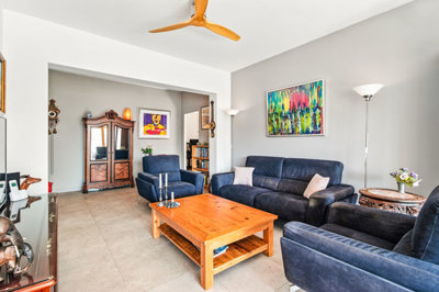 4.1 LIVING ROOM.jpg