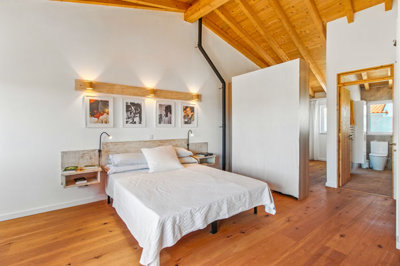 12 bedroom.jpg