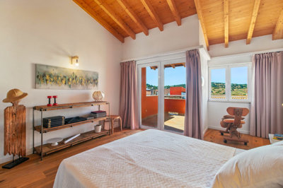 13 bedroom.jpg