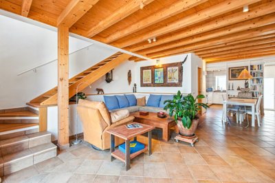 4 living room.jpg