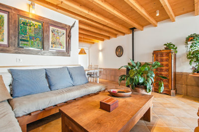 5 living room.jpg