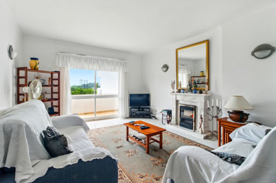 1 LIVING ROOM.jpg
