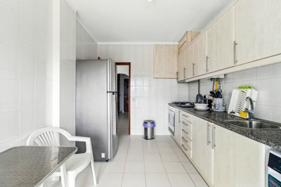 7.3 KITCHEN.jpg