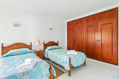 8 BEDROOM.jpg