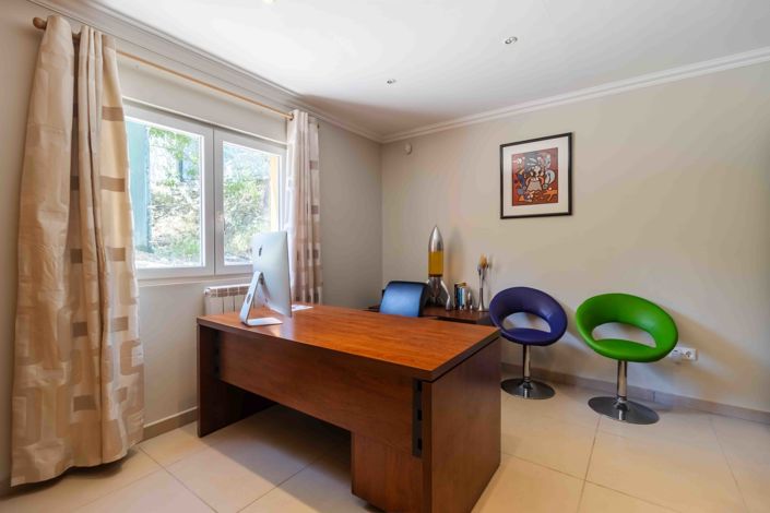 Image No.20-6 Bed Villa for sale