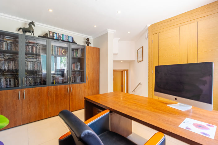 Image No.19-6 Bed Villa for sale