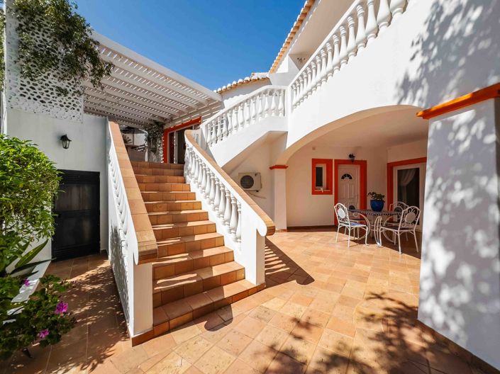 Image No.32-6 Bed Villa for sale