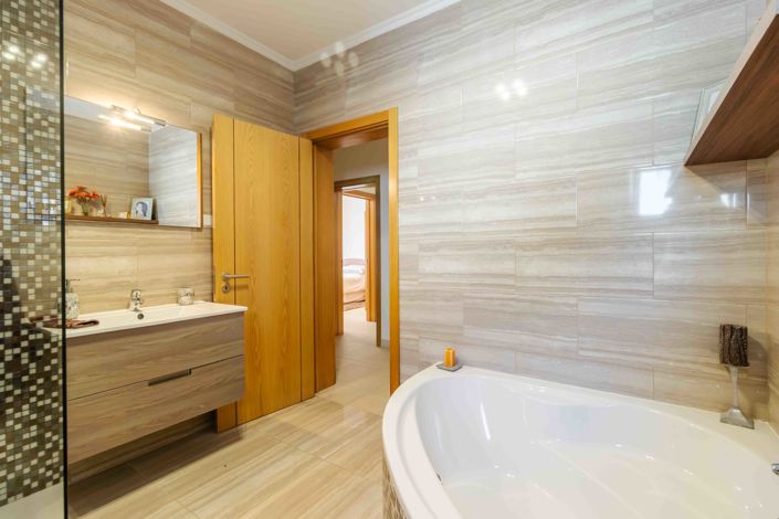 Image No.37-6 Bed Villa for sale