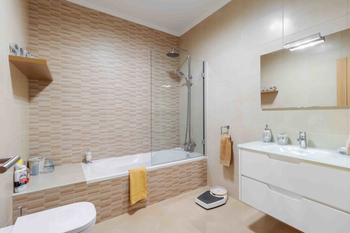 Image No.46-6 Bed Villa for sale