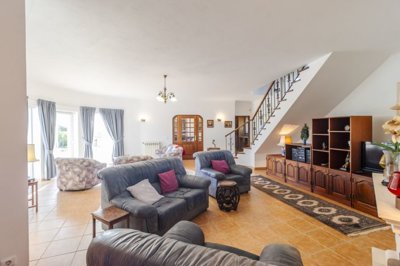 Living area_a (Large).jpg