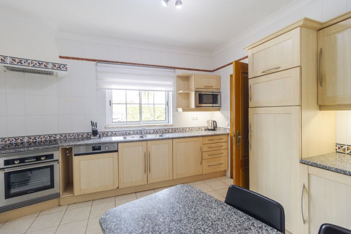 Image No.11-3 Bed Townhouse for sale