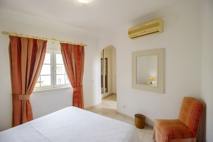 Image No.20-3 Bed Townhouse for sale