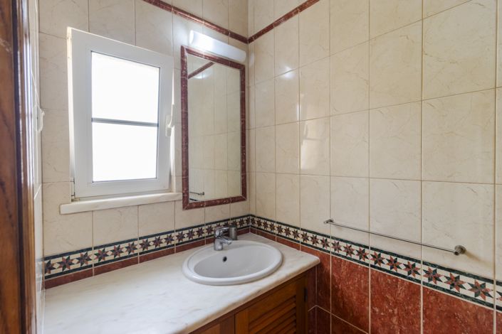 Image No.21-3 Bed Townhouse for sale