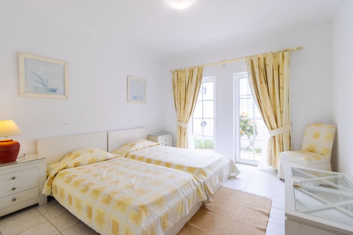 Image No.26-3 Bed Townhouse for sale