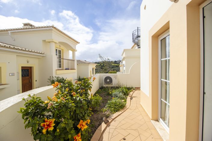 Image No.30-3 Bed Townhouse for sale