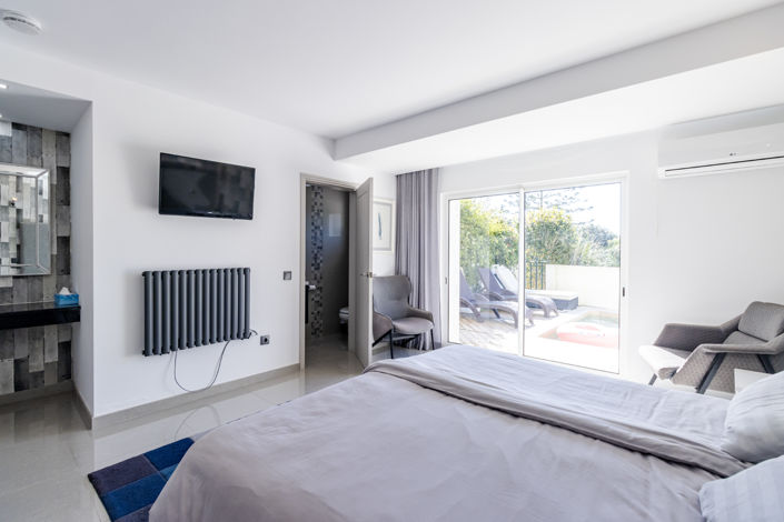 Image No.25-2 Bed Townhouse for sale