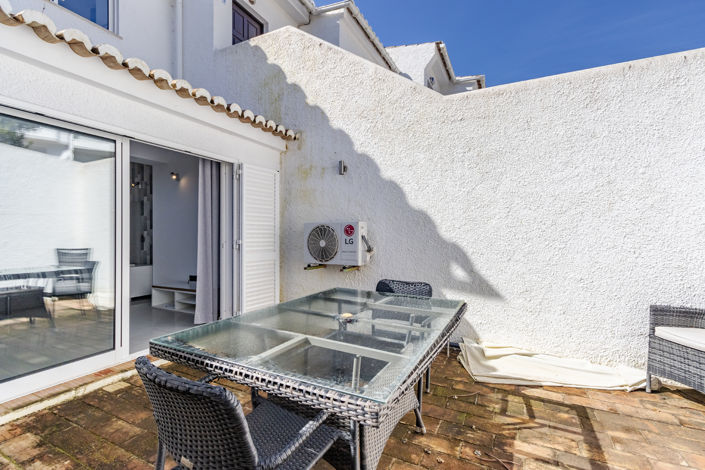 Image No.33-2 Bed Townhouse for sale