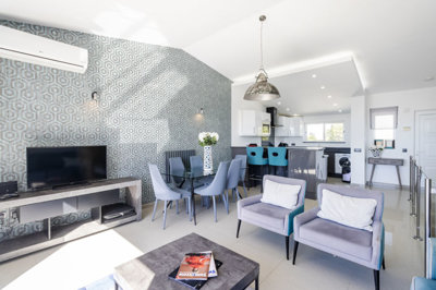 living room 4.jpg