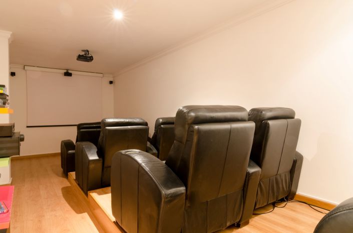 Image No.14-8 Bed Villa for sale