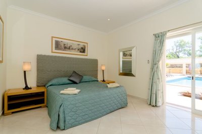 Freelance Lisa (20 of 68) (Medium).JPG