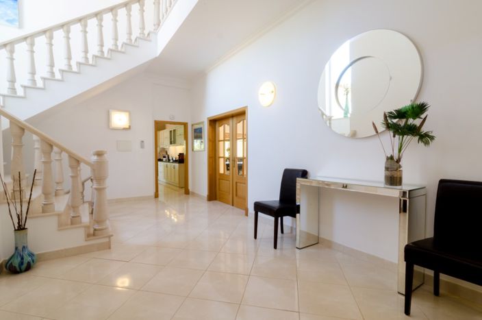 Image No.20-8 Bed Villa for sale