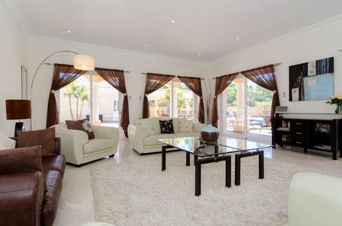 Image No.7-8 Bed Villa for sale